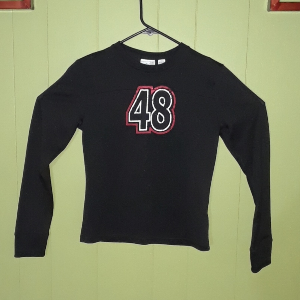 PUMA SWEATER MEDIUM  BOY OR GIRL  10 TO 12 YEARS